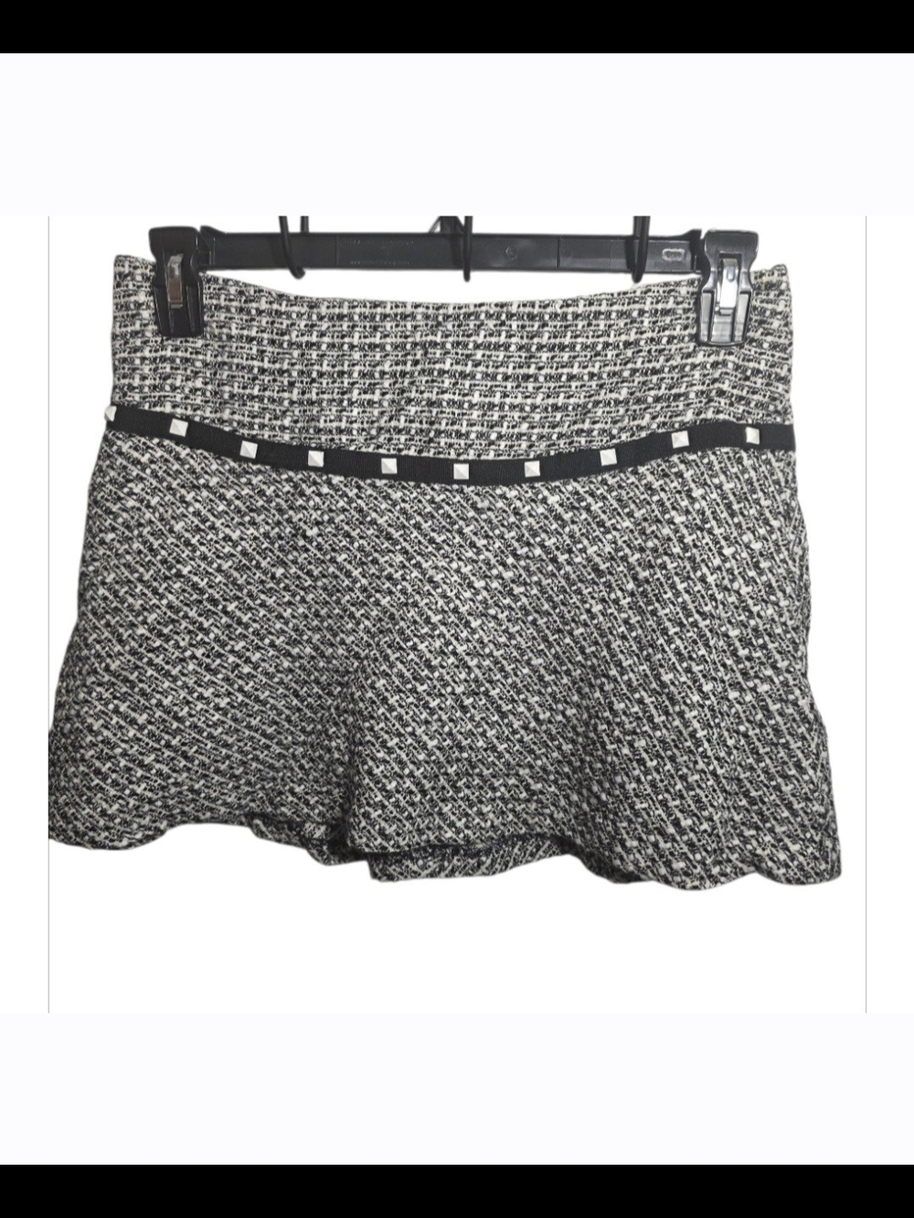 Bebe Black White Tweed Mini Skirt Size 8 Studded Waist Career Chic